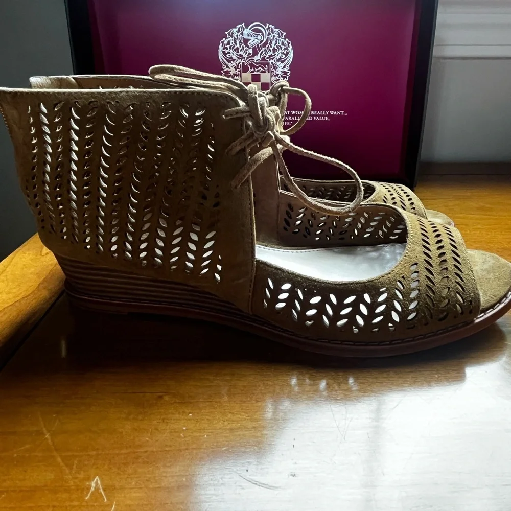 Vince Camino lace up wedges size 7m tan